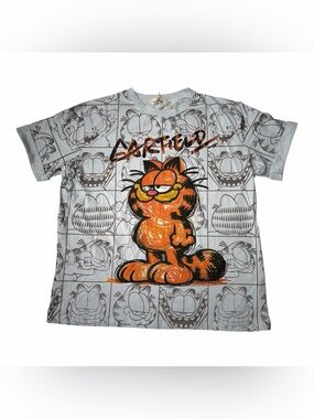 Garfield Graphic T-Shirt – Sparkling Embellished Design 🧡🐱